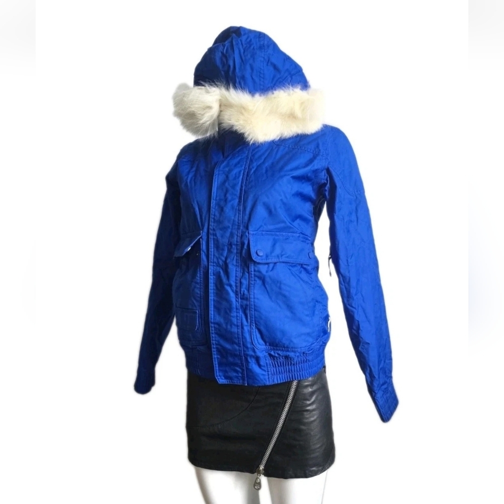 Burton Women's Jacket Ski Snowboard Electric Blue Size XS 0-2 Pre-owned Fur Foks